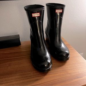 NWOT Hunter wedge rain boots size 9